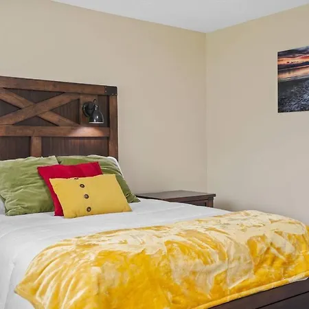 Remodeled, Charming Retreat On The City'S Doorstep